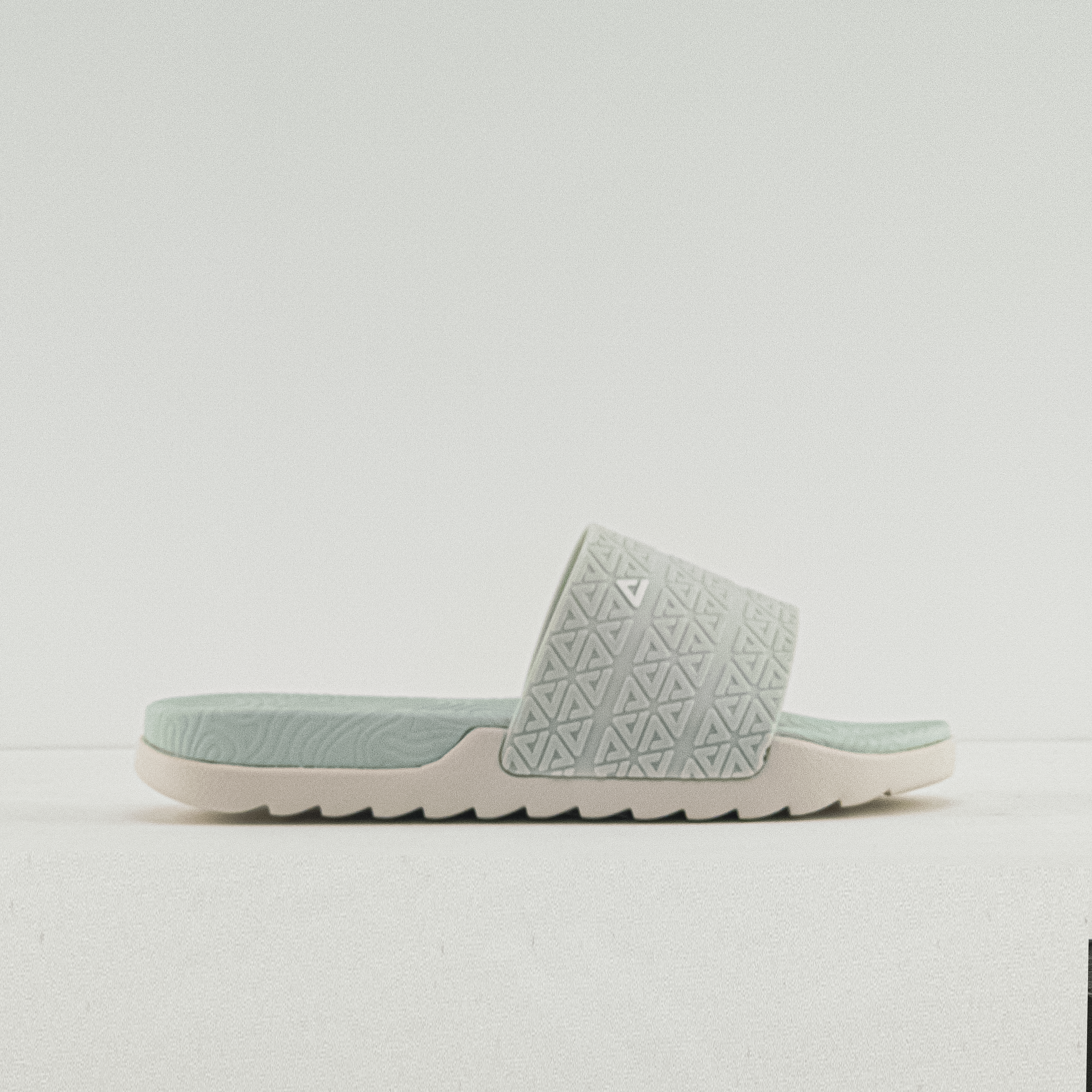 SLIPPERS _Blue/Canvas White