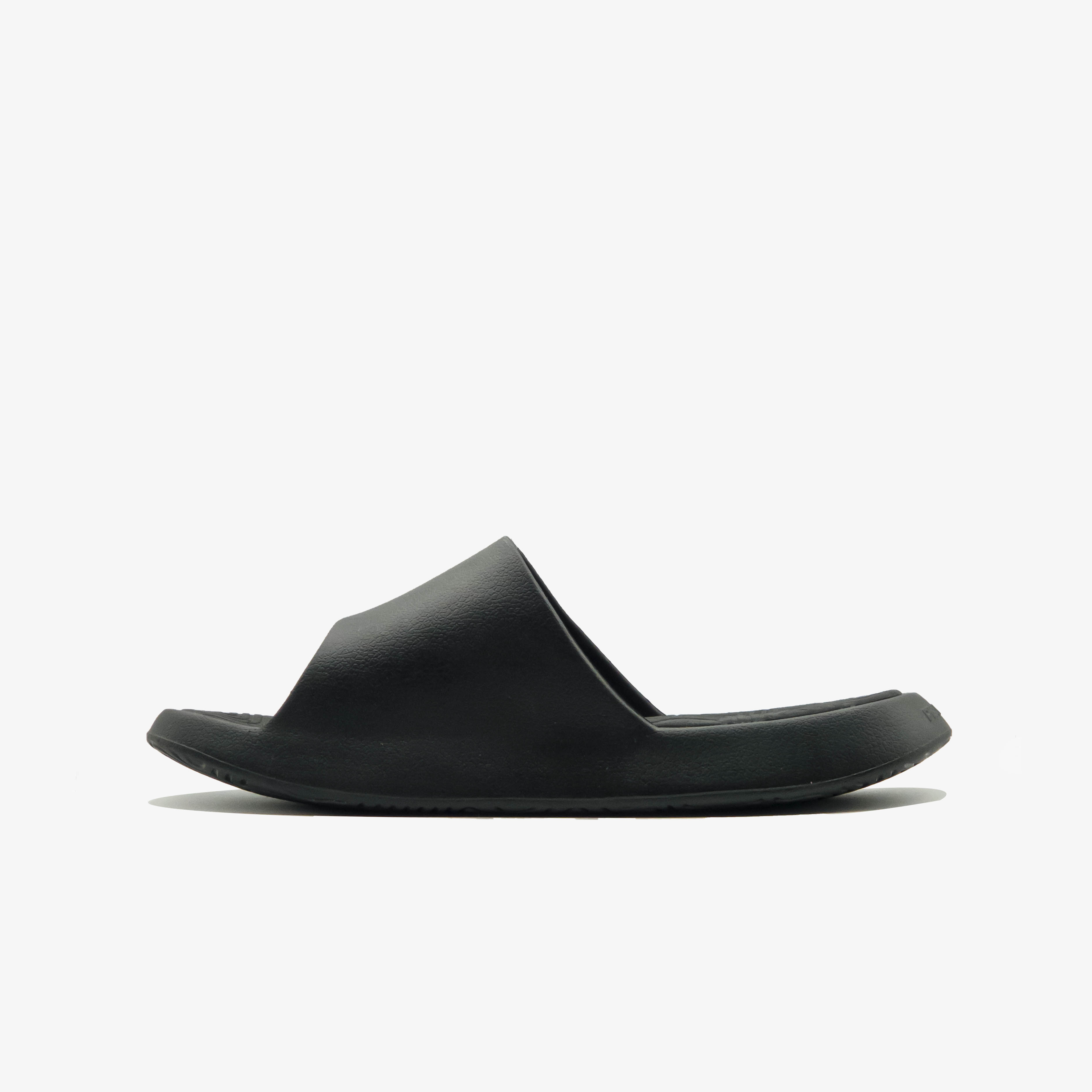 TAICHI SLIPPERS All black