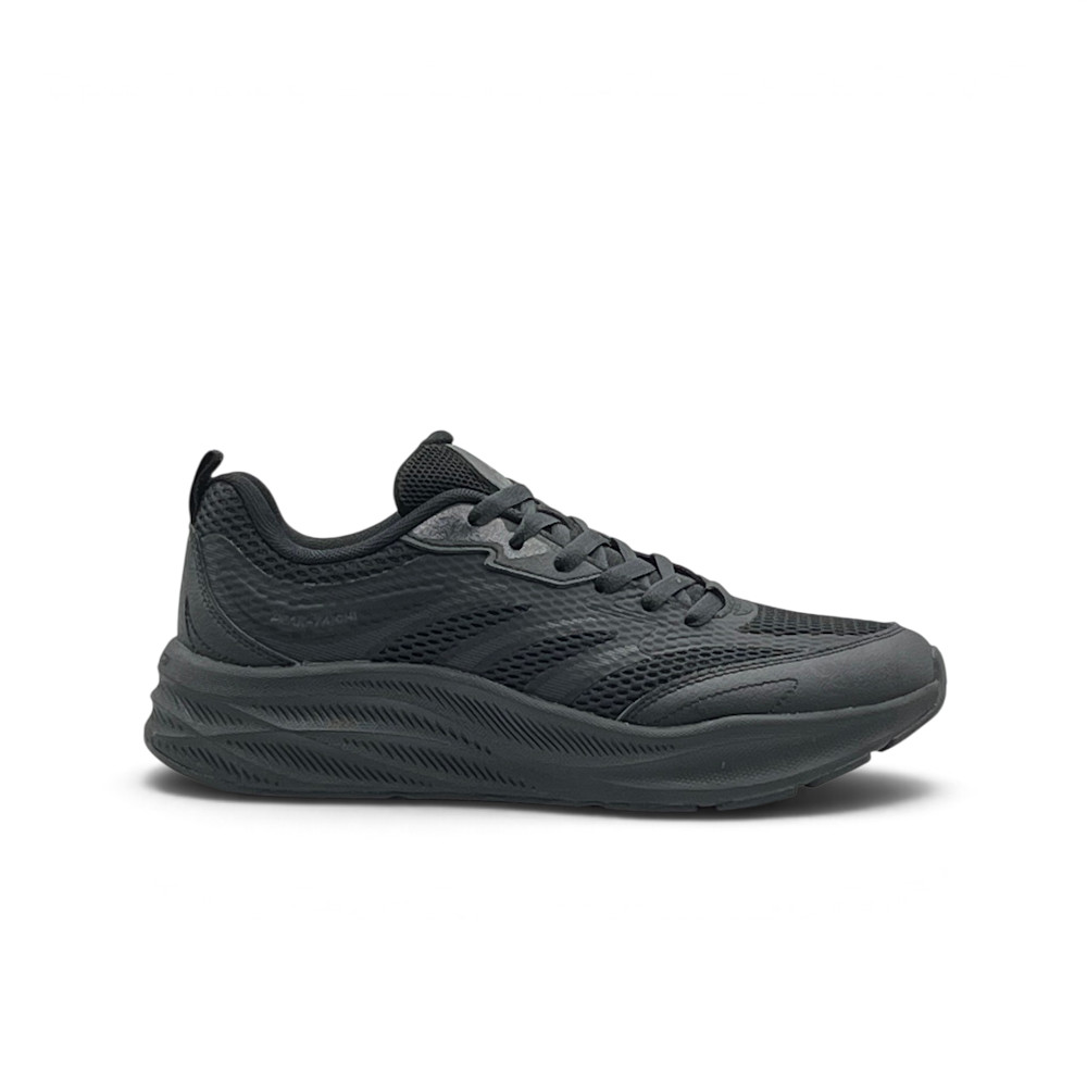 CROSS TRAINING SHOES