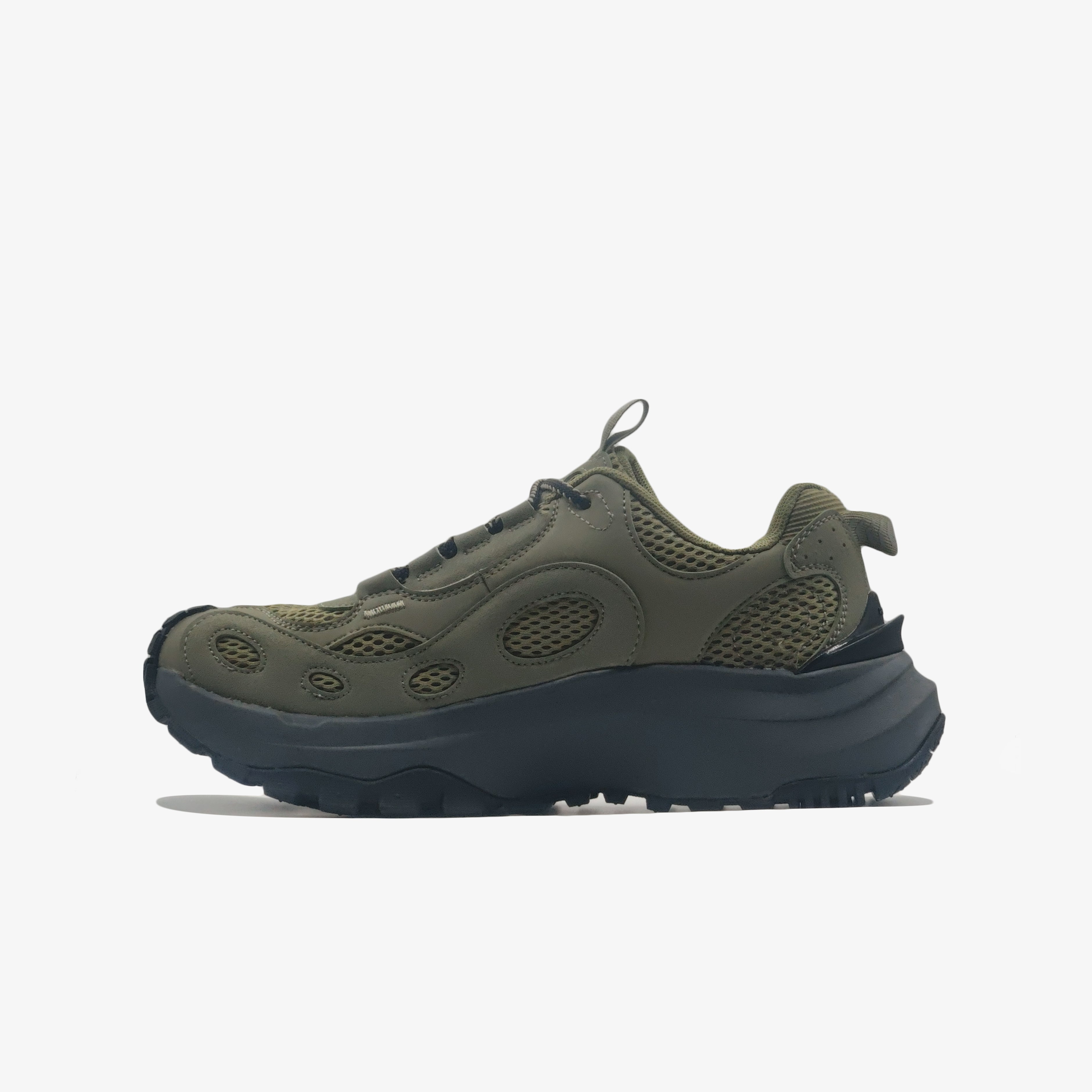 Sports Shoes	CHROME GREEN