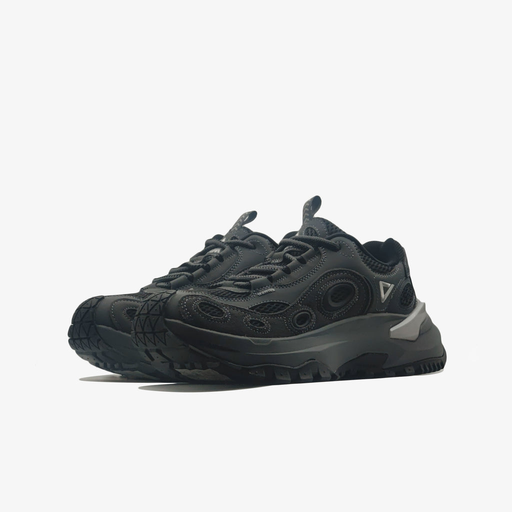 Sports Shoes	Magnetic grey/Black