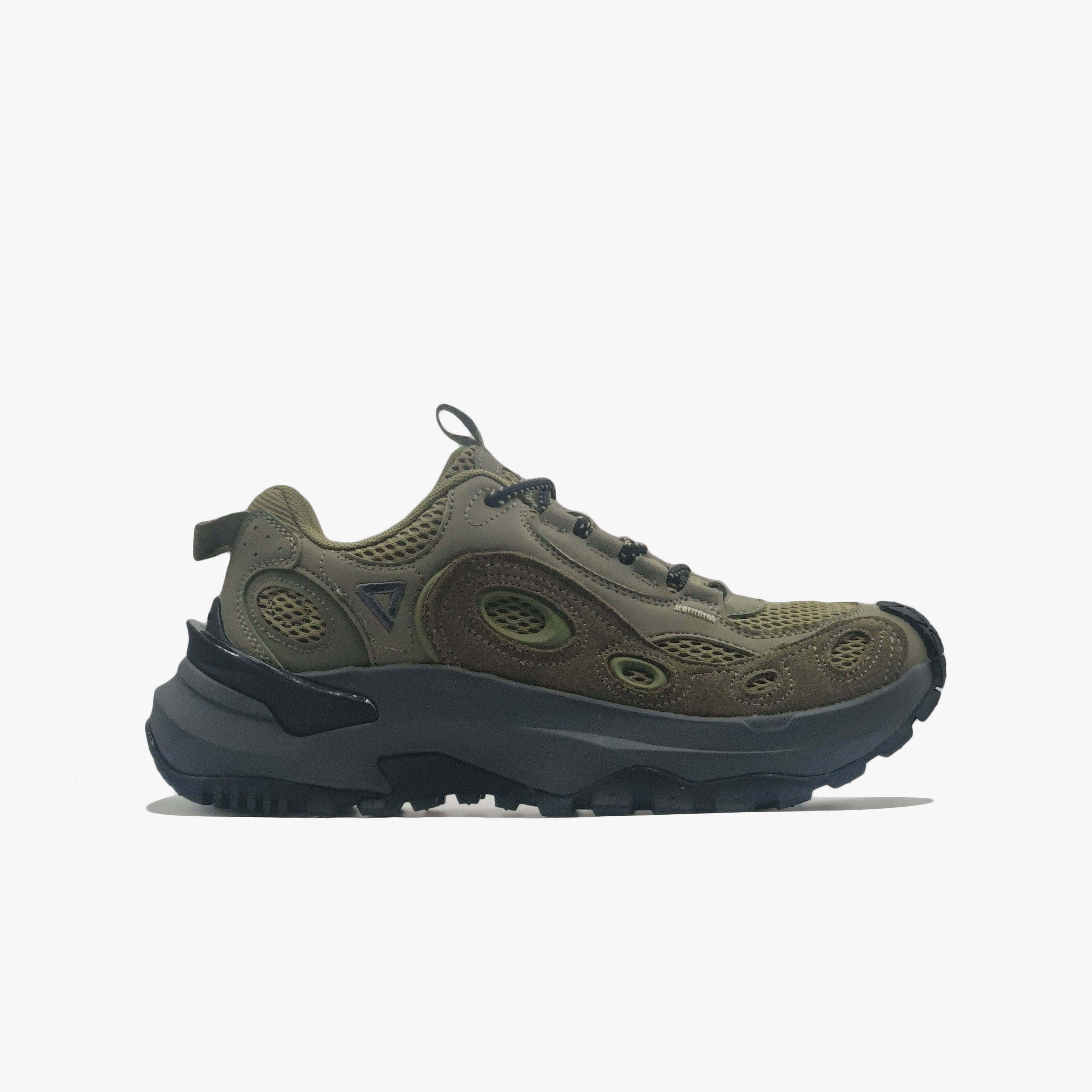 Sports Shoes	CHROME GREEN