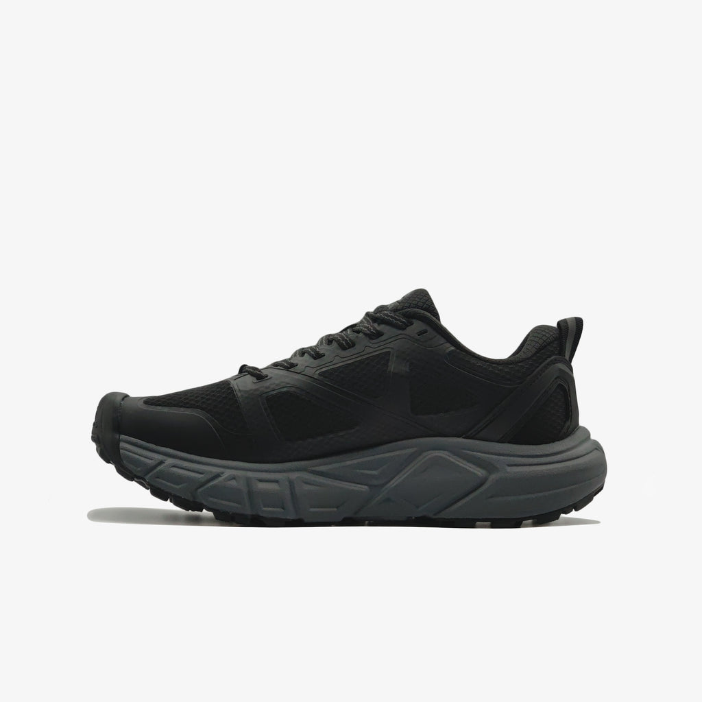 Sports Shoes	Black/Magnetic Grey