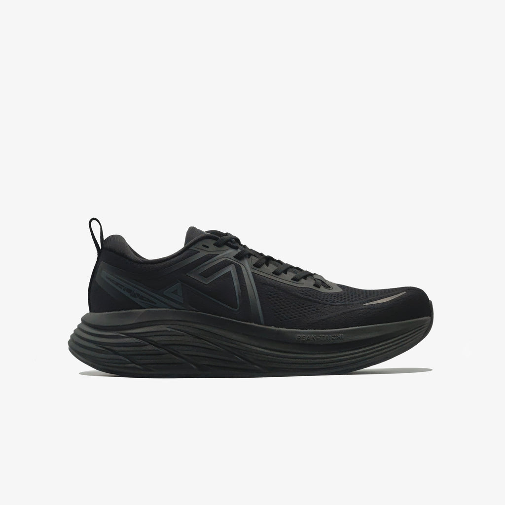 Peak Turbo all black