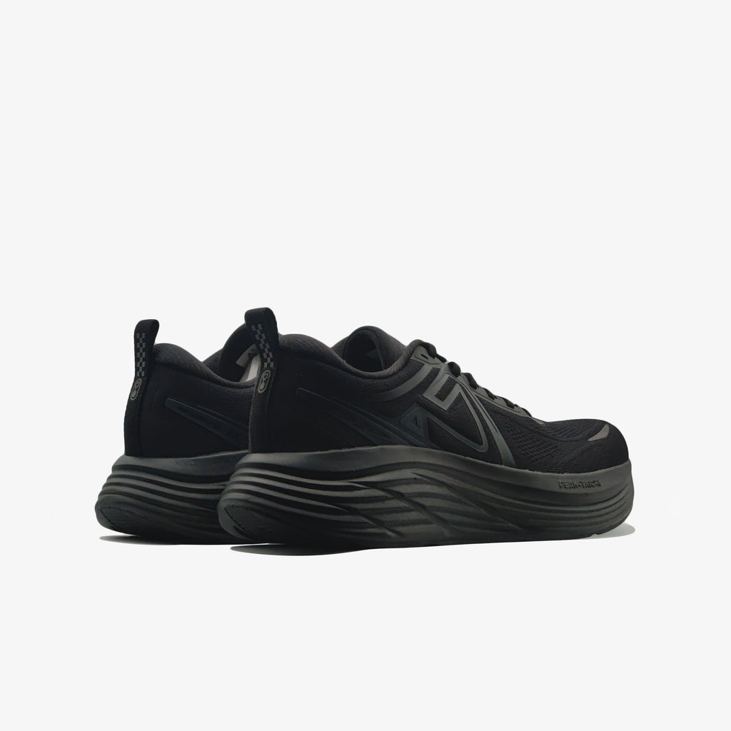 Peak Turbo all black