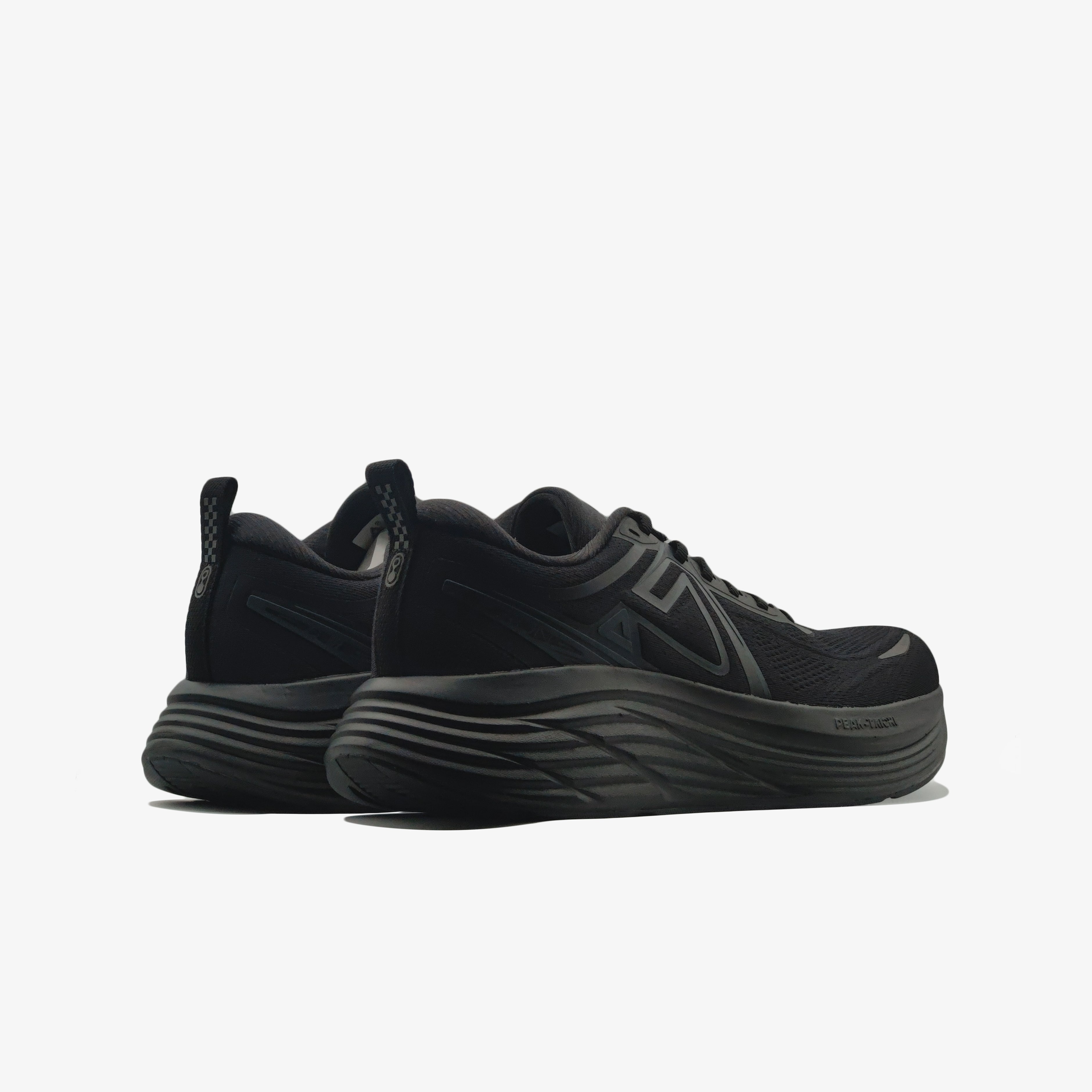 Peak Turbo all black