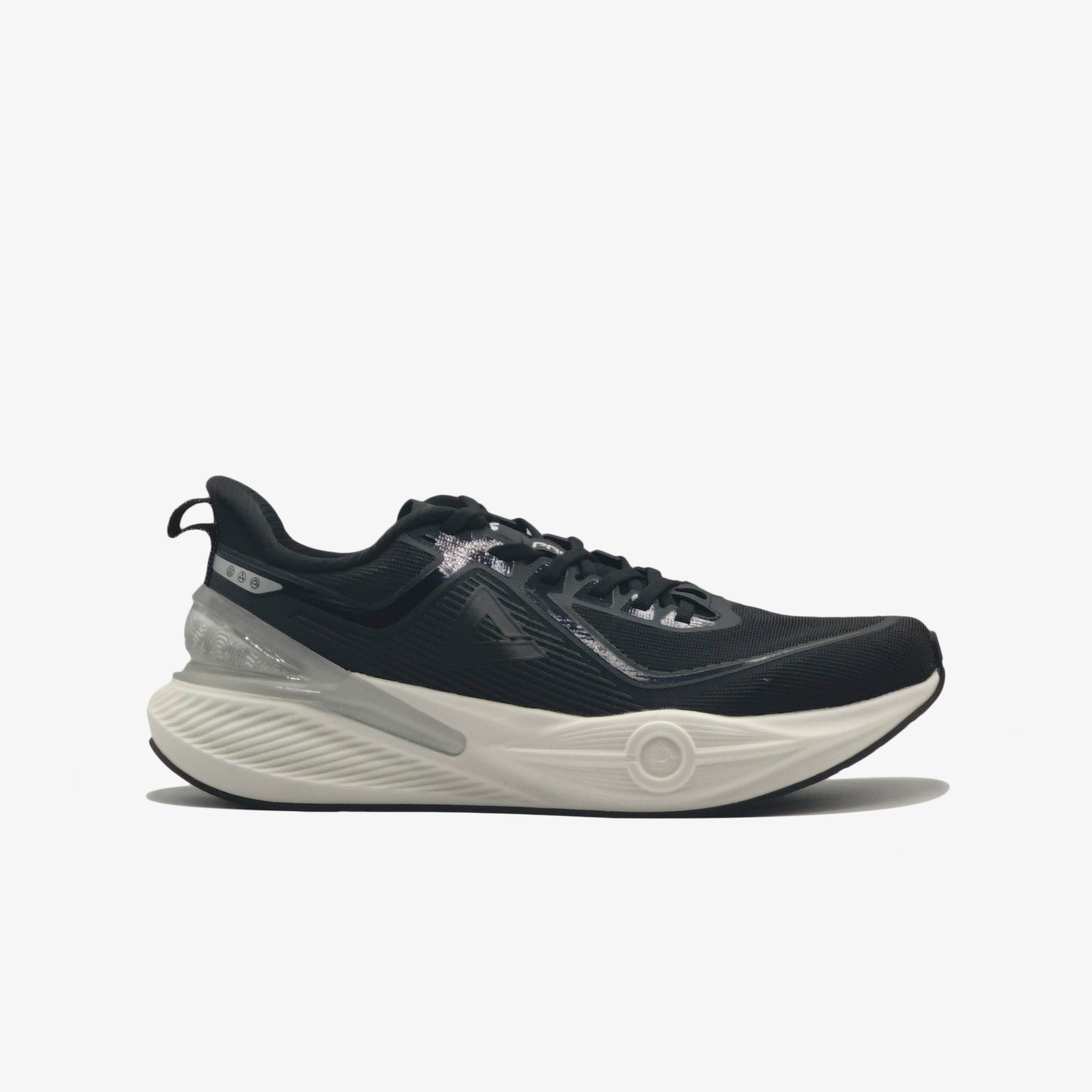 Sports Shoes	BLACK/WHITE