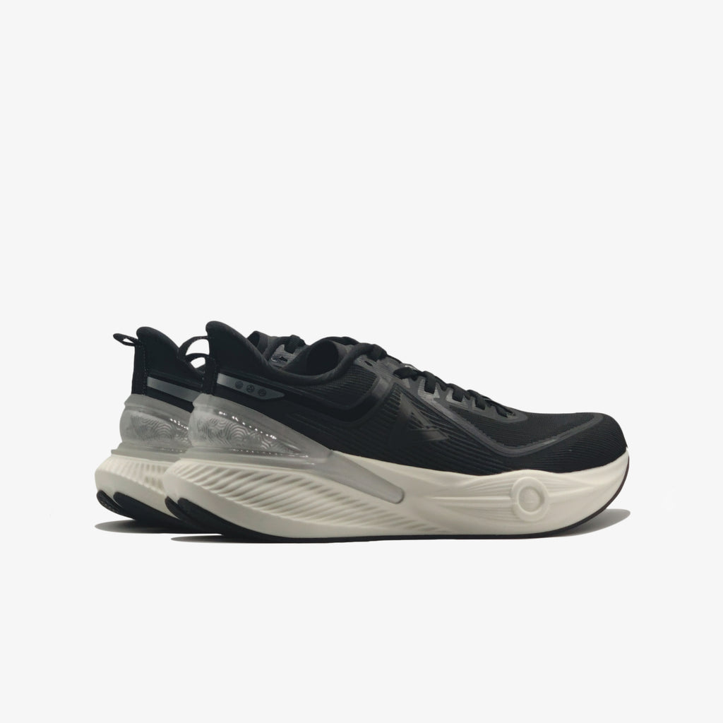 Sports Shoes	BLACK/WHITE