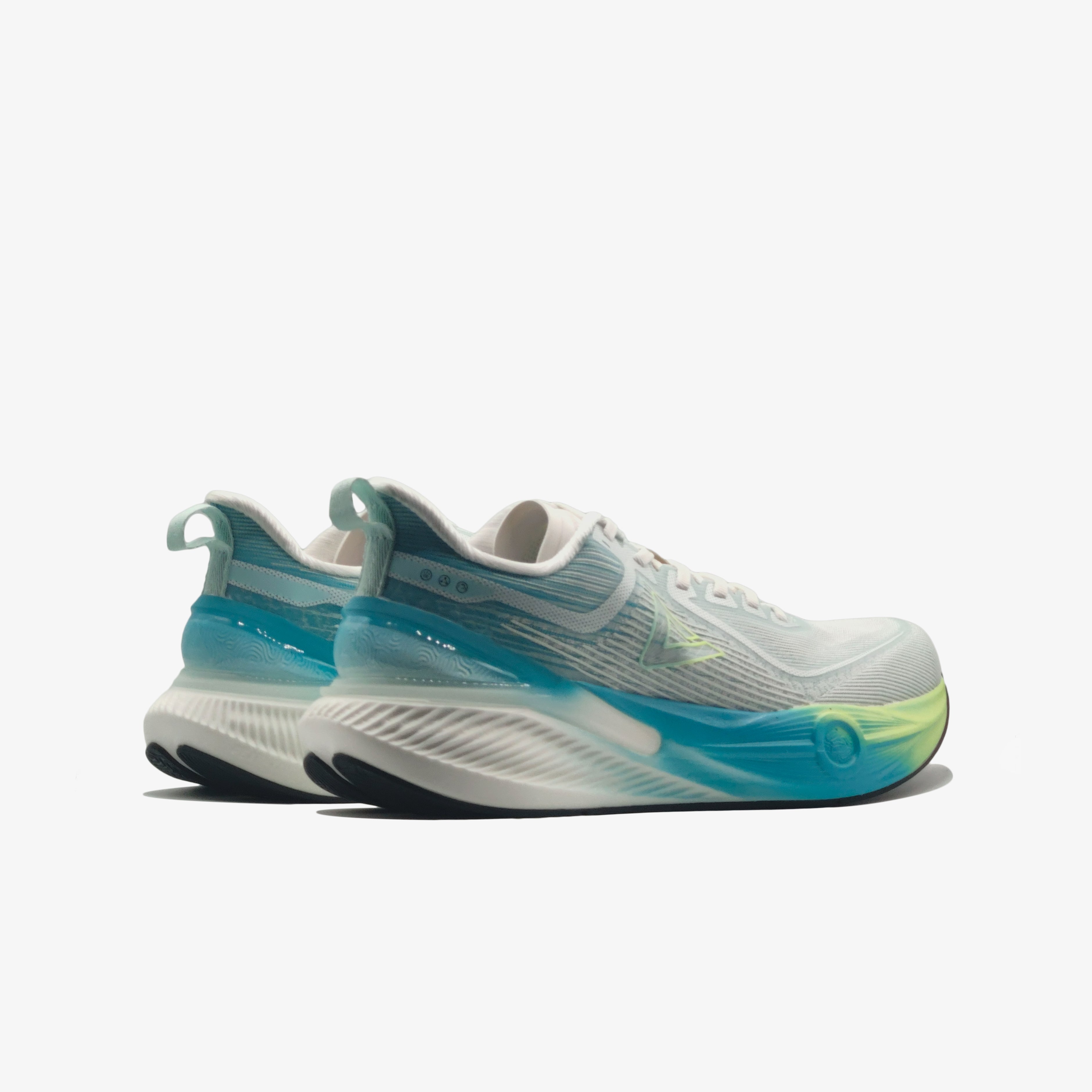 Sports Shoes	WHITE/BLUE