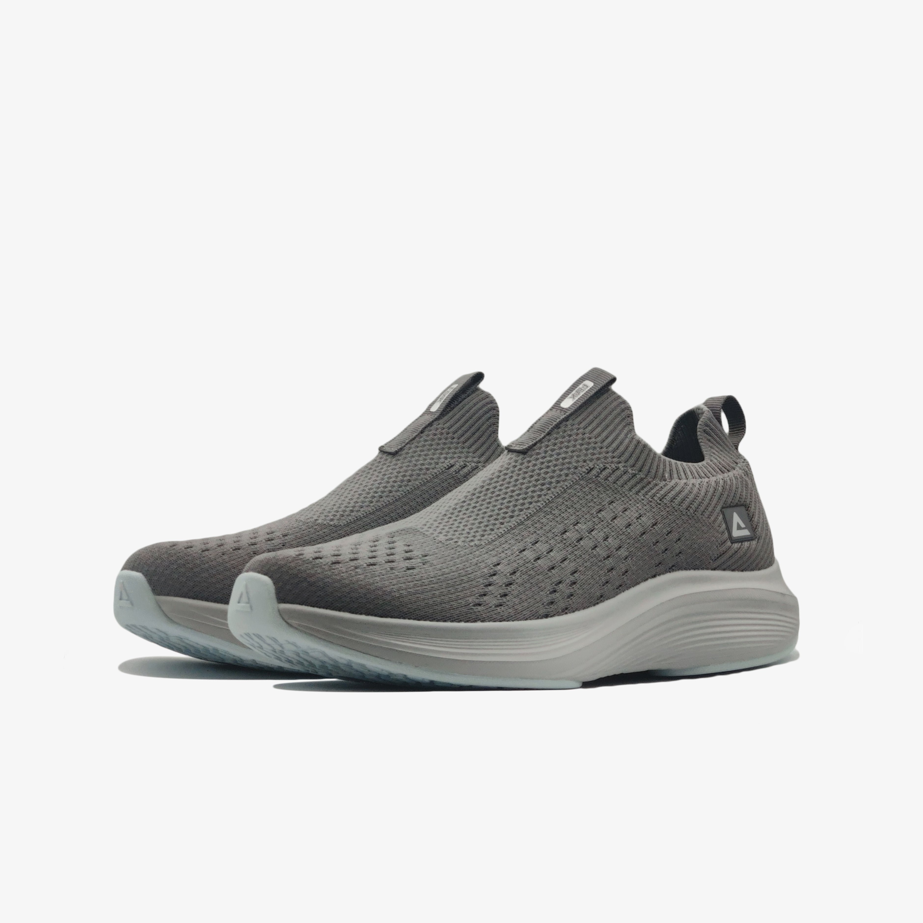 Sports Shoes	Dk.Grey