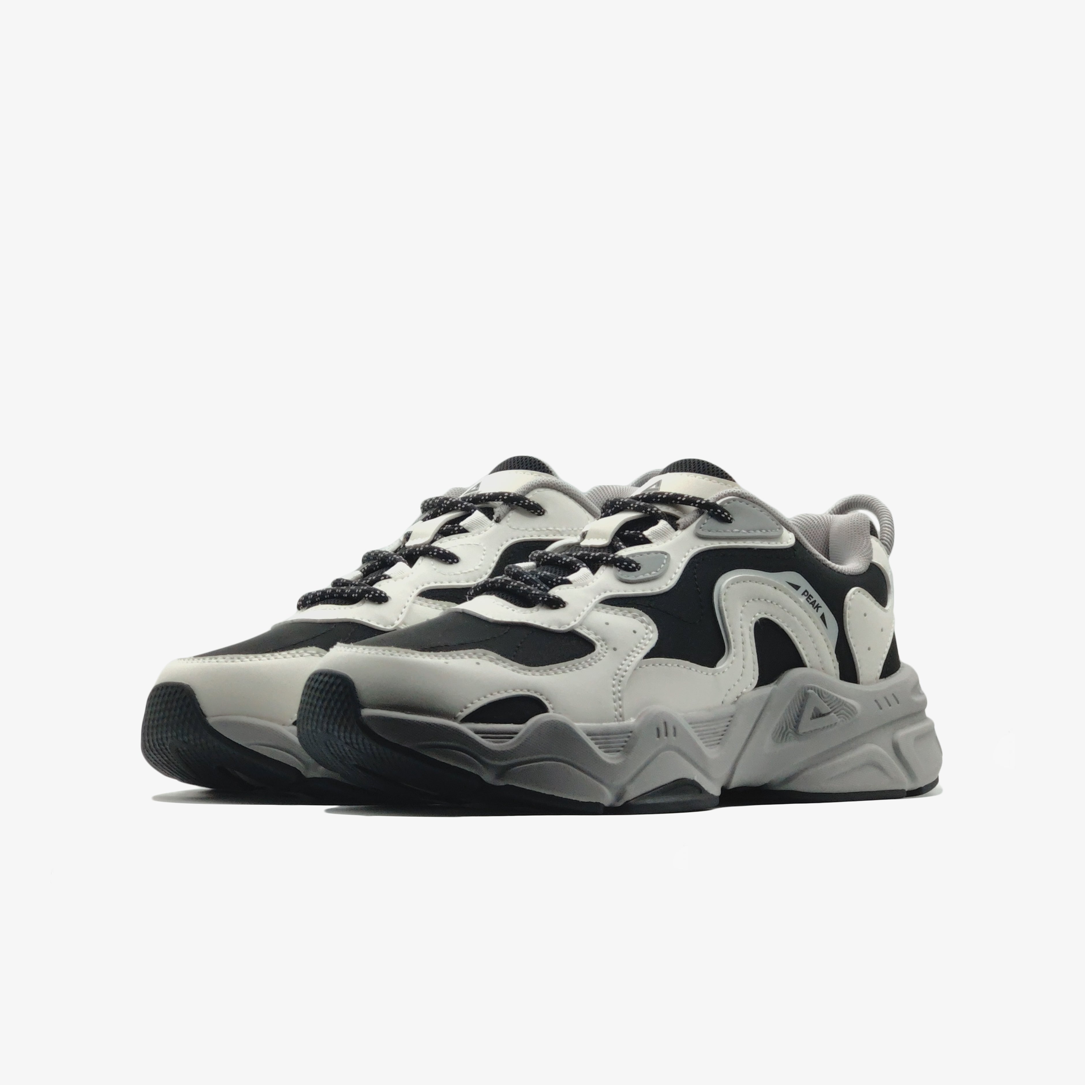 Sports Shoes	CANVAS WHITE/BLACK